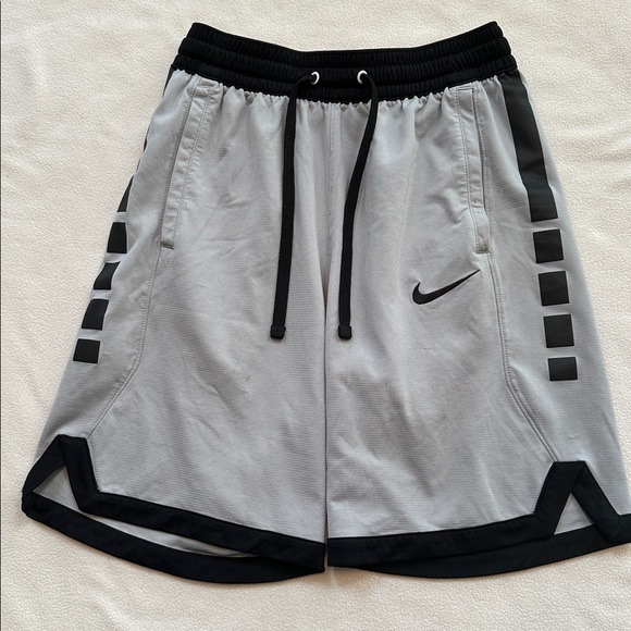 Nike Dri-Fit Shorts S - Picture 1 of 5